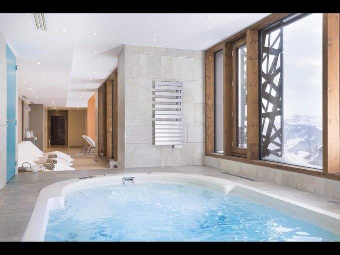 2, Apartment in Hauteluce with Ski-InSki-Out Access, Savoie