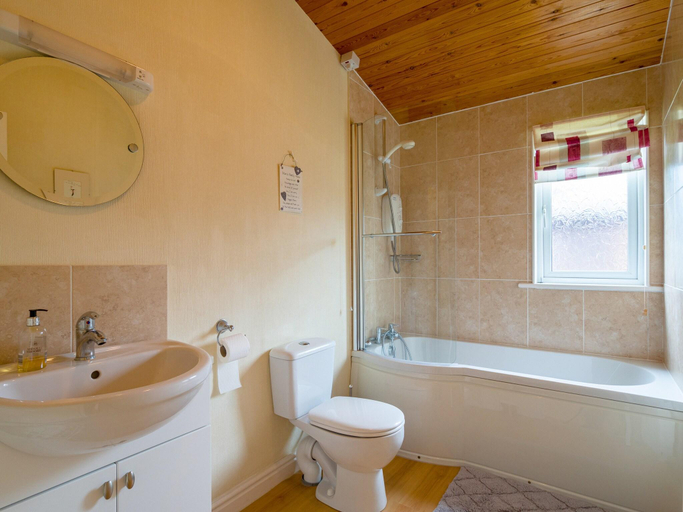 4, Lodge on Rame Peninsula near Freathy Beach, Cornwall