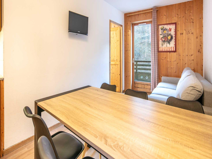 4, Apartment in Saint-Sorlin with Mountain Views, Savoie