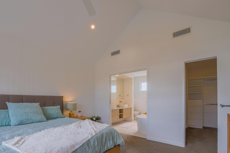 Room 5, Cedar Sands Hideaway - 4BRM Home, Gold Coast