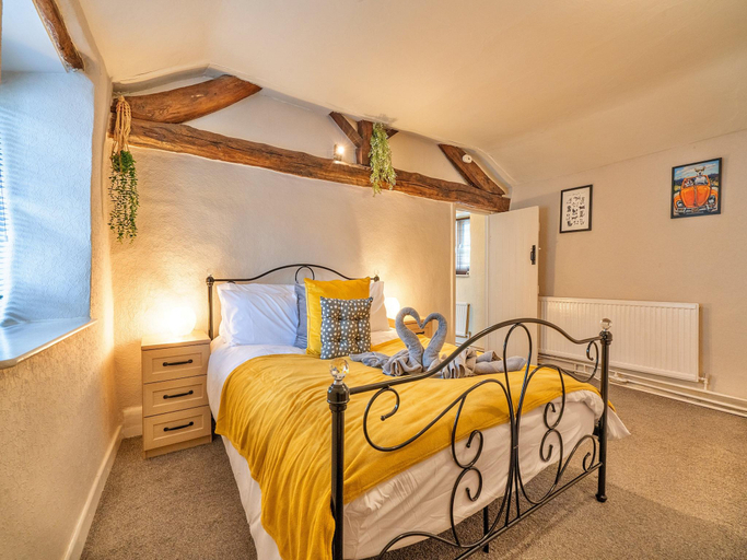 Bedroom 2, Cottage in Bradwell near Peak Cavern, Derbyshire