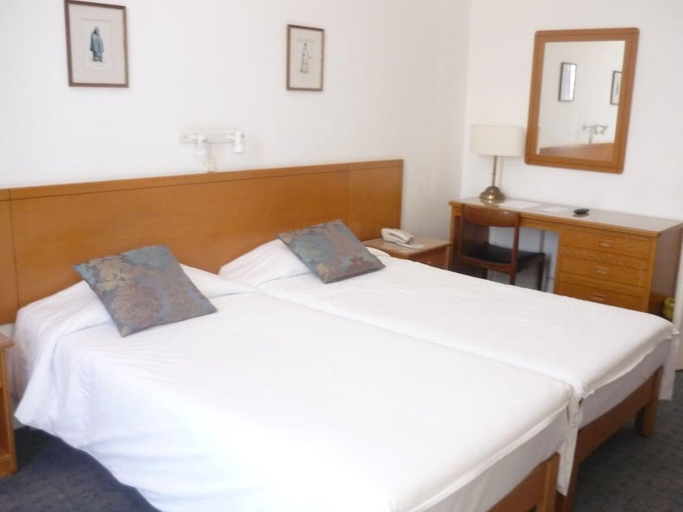 Bedroom 3, Hotel Monte Carlo, Funchal