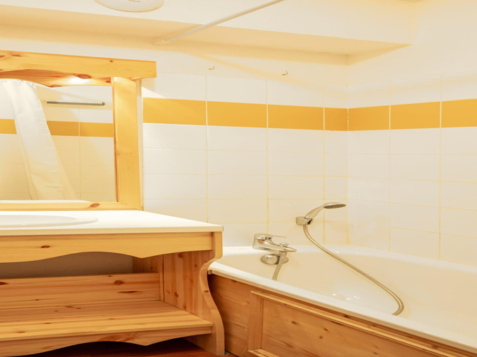 2, Apartment in Orelle near Ski Lift, Savoie