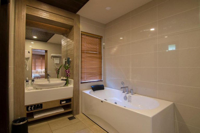 Bathroom 5, Royale Chulan Cherating Villa, Kuantan