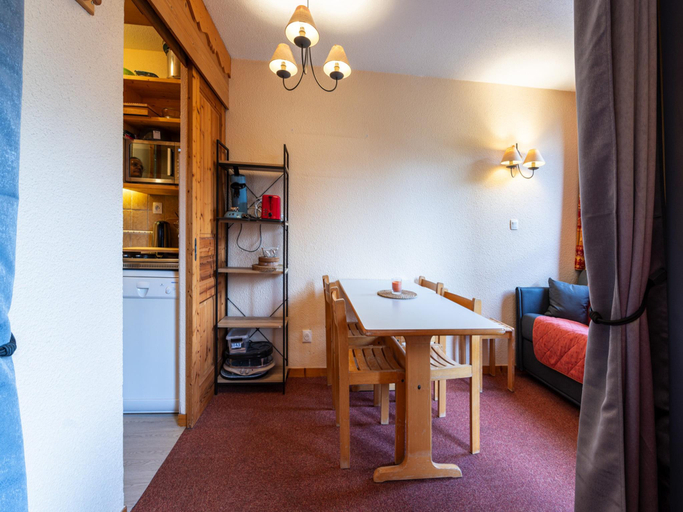 5, Apartment in Doucy near Ski Slopes, Savoie