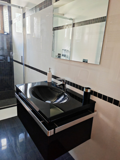 Bathroom 5, villa raspail, Val-de-Marne