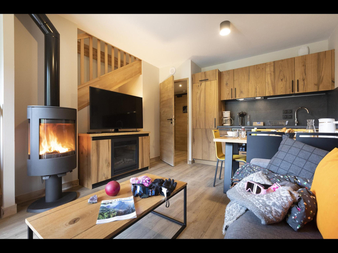 2, Apartment in Samoens with Pool Spa, Haute-Savoie