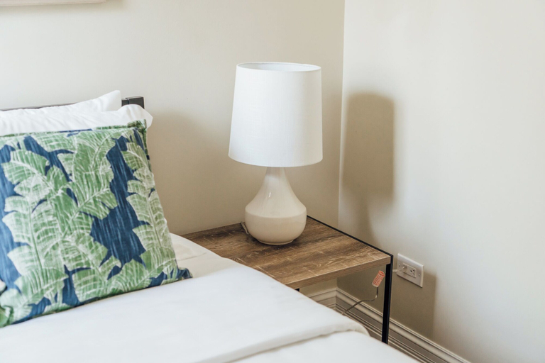 Room 2, Homey 2BR - Central Charming, Cook