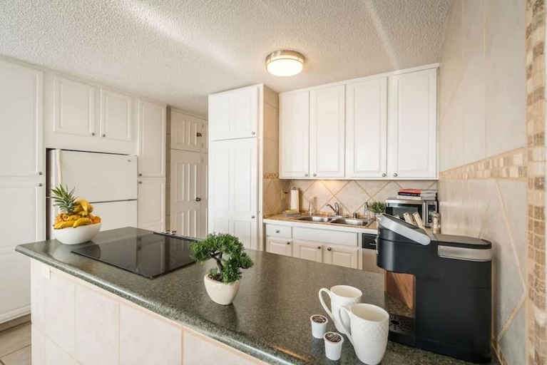 Private kitchen 2, The Ocean View Residence, Maui