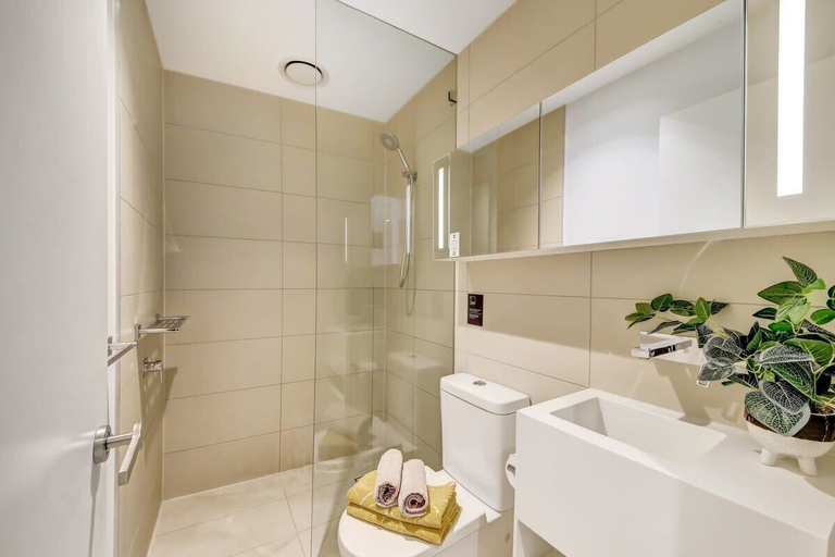 Bathroom, A Cozy & Comfy 2BR Apt Near Crown & Southern Cross, Melbourne