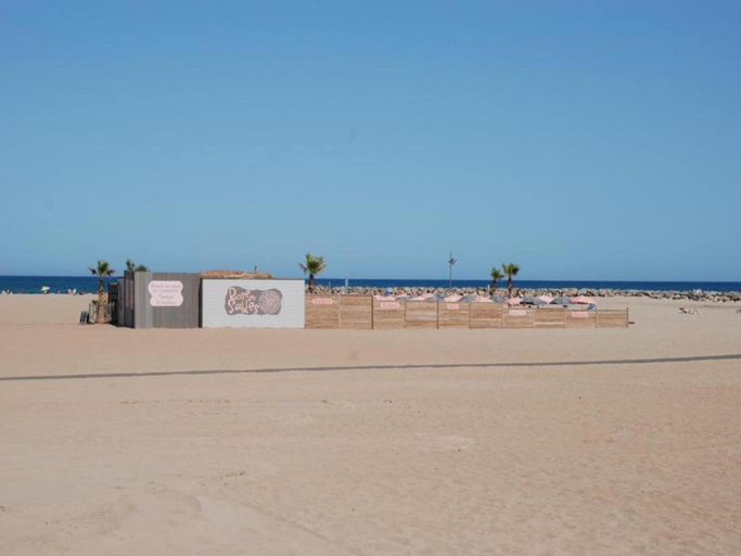 Others 4, Coastal Comfort in Valras-Plage, Hérault