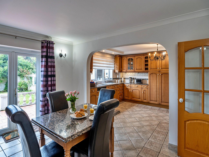 2, Cottage in Whitestone with Garden Games Room, Devon