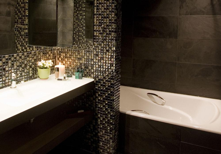 Bathroom 4, Val De Neu, Lleida