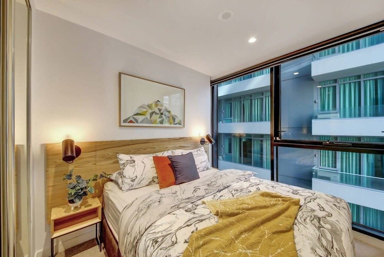 Bedroom 3, A Cozy & Comfy 2BR Apt Near Crown & Southern Cross, Melbourne