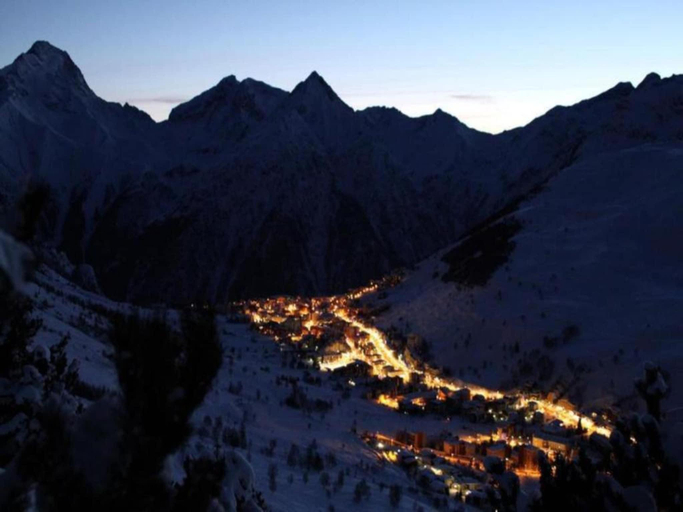 5, Stylish Apartment Near Slopes, Isère