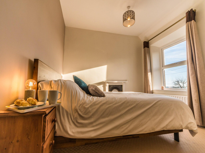 2, Hillside cottage in Matlock, No Deposit, Derbyshire
