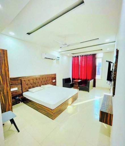 Room 2, Town house cafe and hotel, Kurukshetra