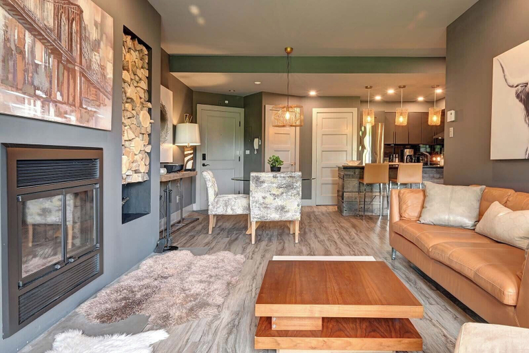 Others 5, 120 Algonquin Unit 7, Les Laurentides