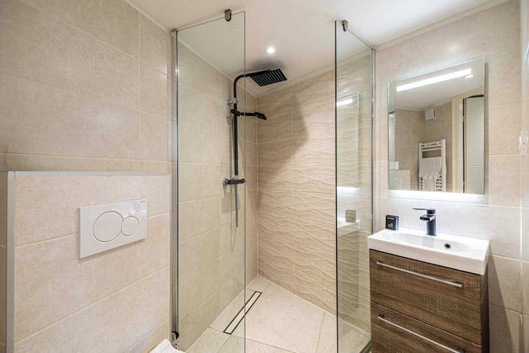 Bathroom, a/c Mezzanine Apt 1br/2p - Place Garibaldi, Alpes-Maritimes