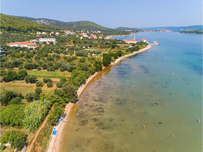 5, Three bedroom house with terrace, Pašman