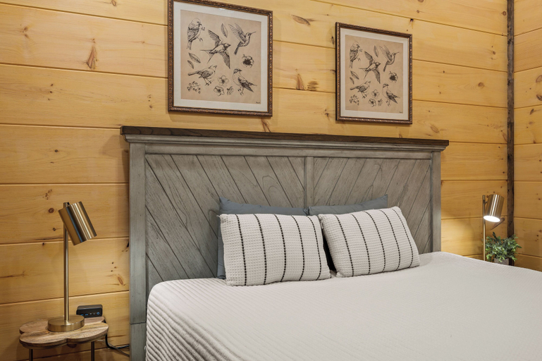 Interior detail 2, Theo's Treehouse, Sevier