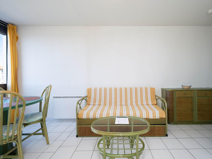 5, Apartment in Agde with Direct Beach Access, Hérault