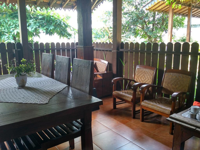 Food & Drinks, Godean Bungalows, Bantul