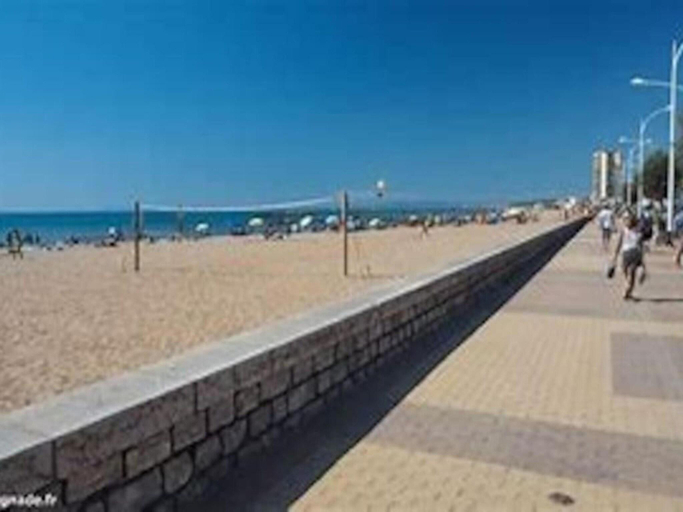 5, Bright Villa Steps from the Sea, Hérault
