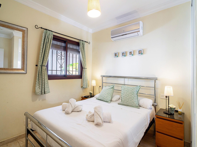 Bedroom 2, Apartment in Nerja near Burriana Beach, Málaga