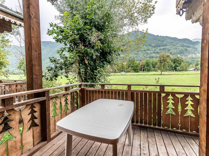 4, Chalet in Morillon with Heated Pool, Haute-Savoie