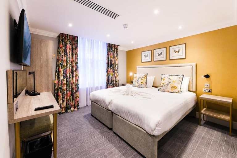 Bedroom 3, The Byron Hotel, London