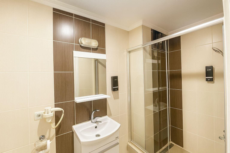 Bathroom 5, SAHİL BUTİK OTEL, Yomra