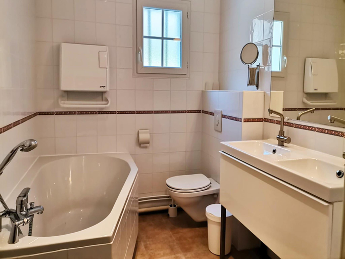 Bathroom 3, Villa with garden near beautiful golf course, Deux-Sèvres