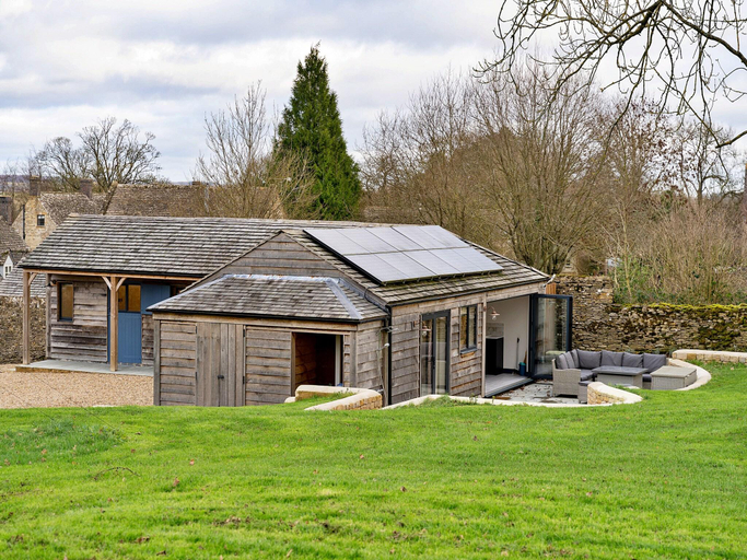 5, Cottage in Cotswolds with Hot Tub  Views, Gloucestershire
