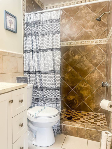 Bathroom 4, Schiffman Northeast Nook, Madison
