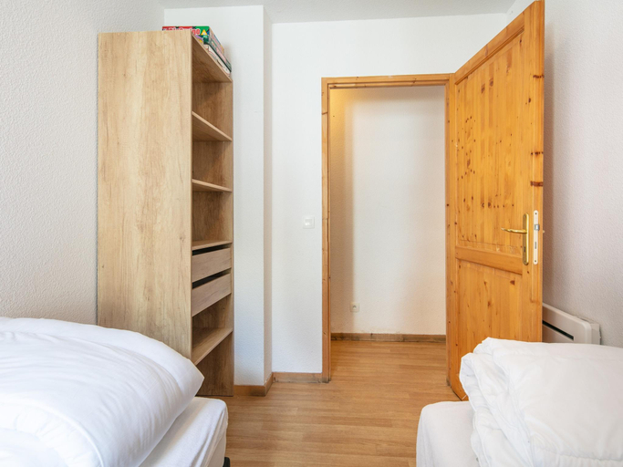 5, Apartment in Saint-Sorlin near Ski Slopes, Savoie