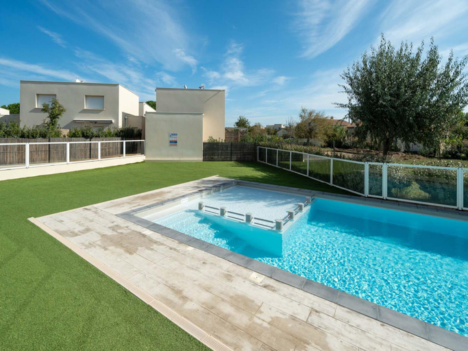 2, Villa in Serignan near Sandy Beach, Hérault