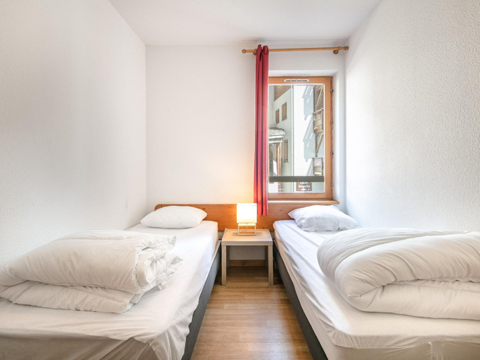 3, Apartment in Saint-Sorlin near Ski Slopes, Savoie