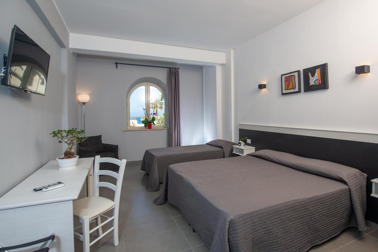 Bedroom 3, Hopps Hotel, Trapani