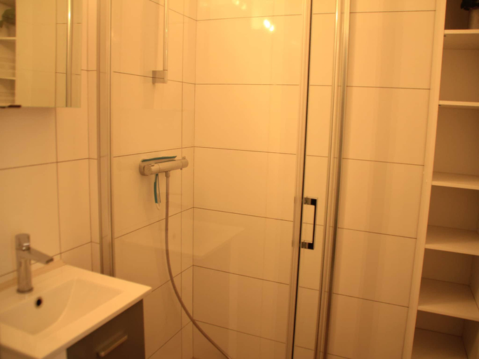 Bathroom 3, Apartment for 4 in Chatel with balcony, Haute-Savoie
