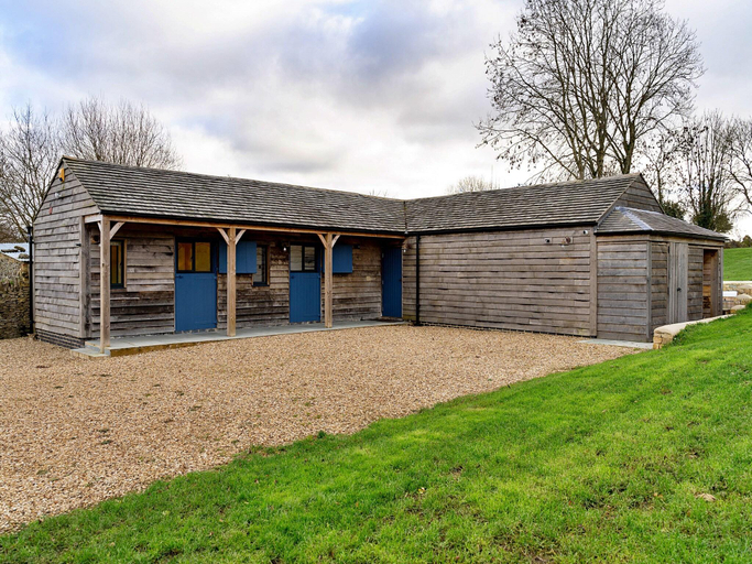 4, Cottage in Cotswolds with Hot Tub  Views, Gloucestershire
