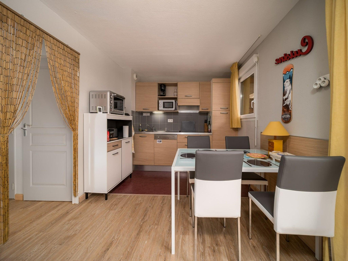 3, Apartment in French Alps with Heated Pool, Alpes-de-Haute-Provence