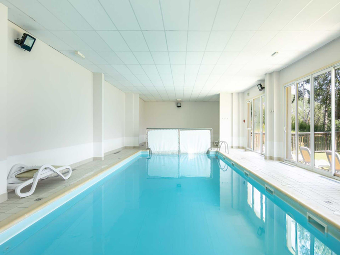 5, Apartment in Alps with Heated Pool Access, Savoie