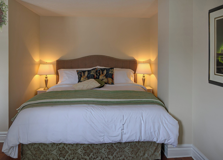 Bedroom 3, Welcome Home Acores Bed & Breakfast, Toronto