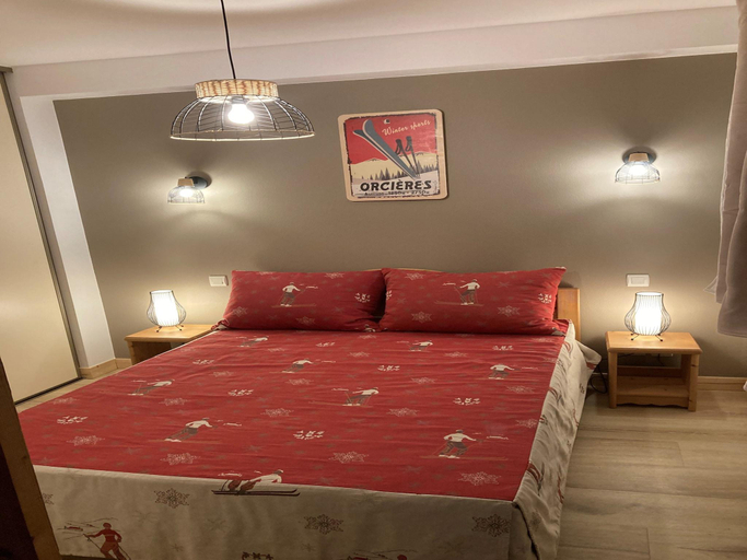 4, Alpine Apartment with Balcony, Hautes-Alpes
