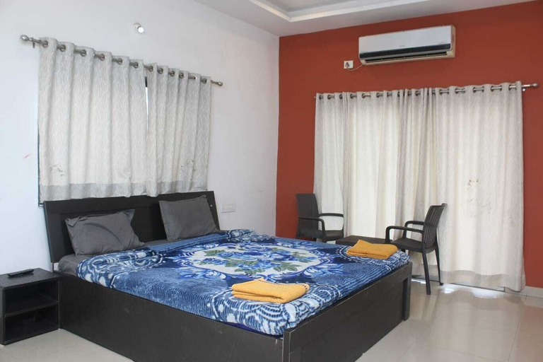 Room 4, Laxmi Krishna Holiday homes and Resort, Satara