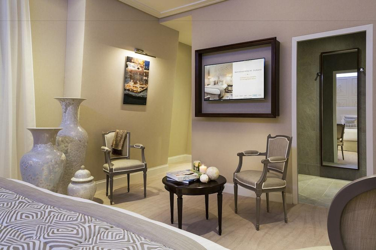 Bedroom 3, Hotel Barriere Le Royal La Baule, Loire-Atlantique