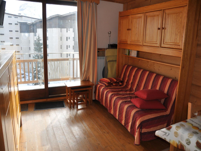 5, Cozy Ski Base Apartment, Isère