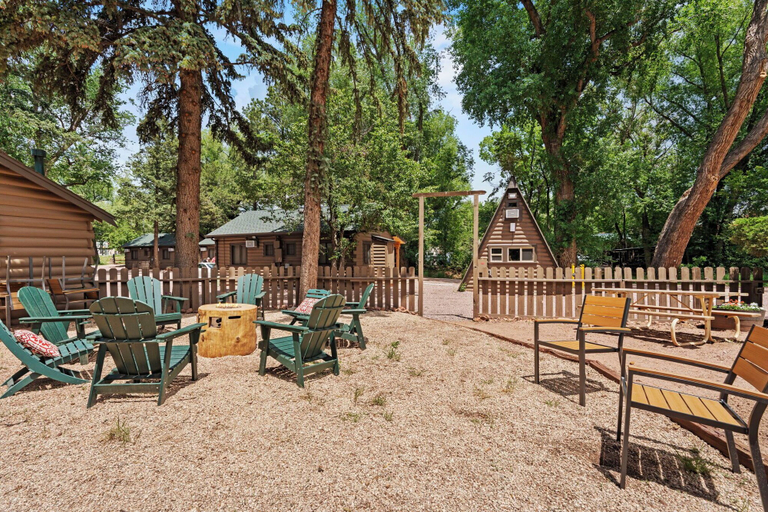 Courtyard 2, Timber Lodge Cabin 4, El Paso