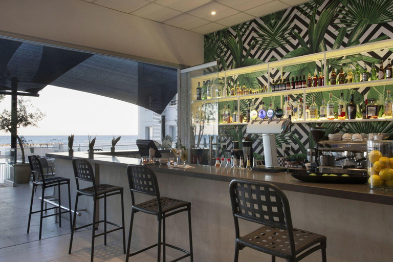 Food & Drinks 5, Harmony Bay Hotel